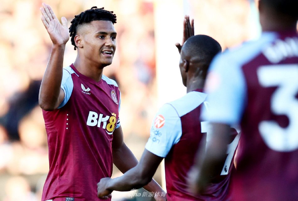 他们通过高 他们通过高