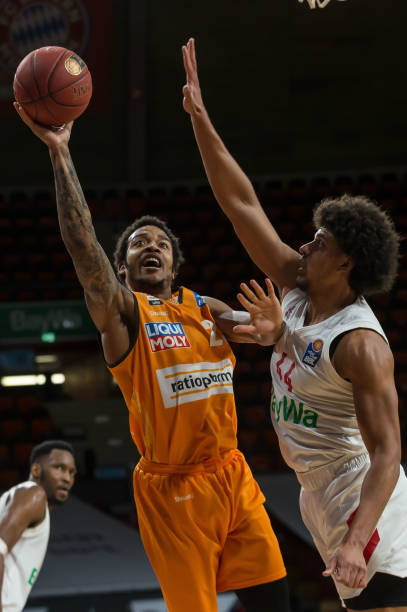 员不同视角 员不同视角